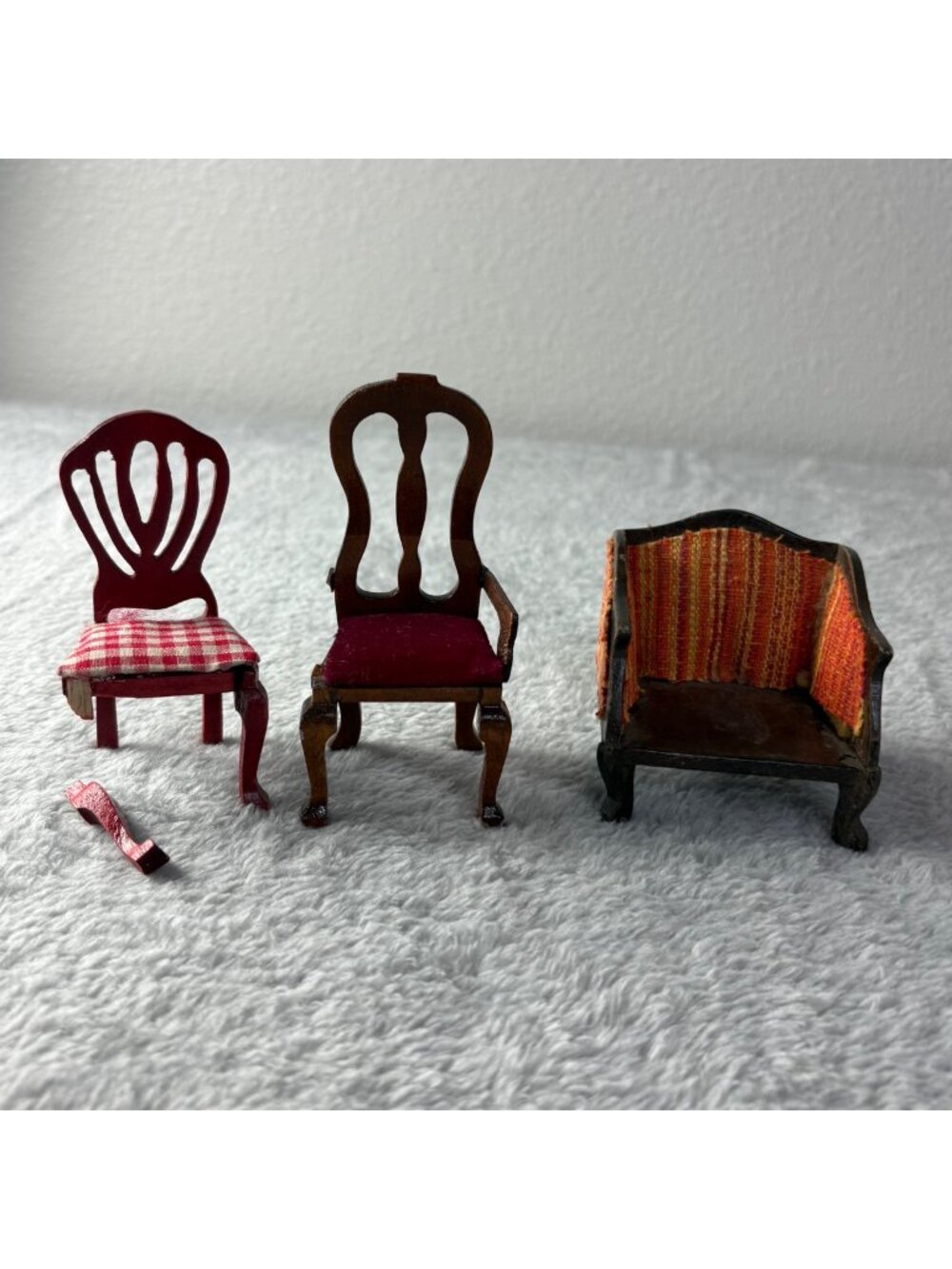 Dollhouse Miniatures Furniture FLAWED unbranded need repairs Ottoman Chairs